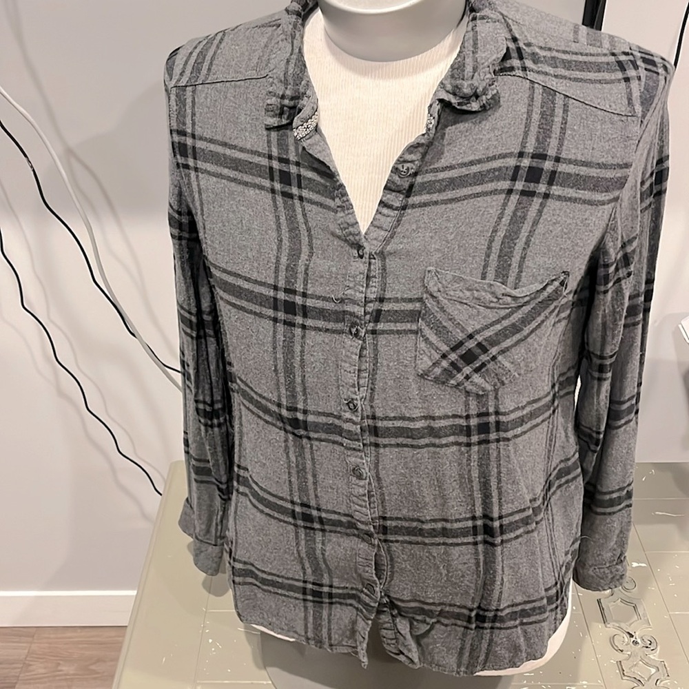 Maurices Button Up Blouse Collard Long Sleeve Gray Silver Plaid Size XXL
